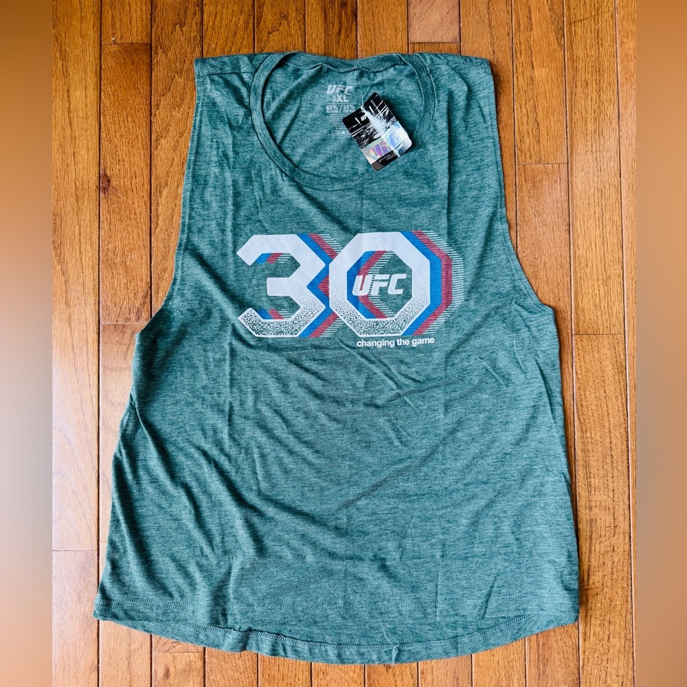 NWT UFC 30th anniversary Women's Heather Green Muscle Tee XL